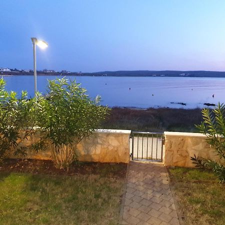 Summertime apartmani Povljana Bagian luar foto