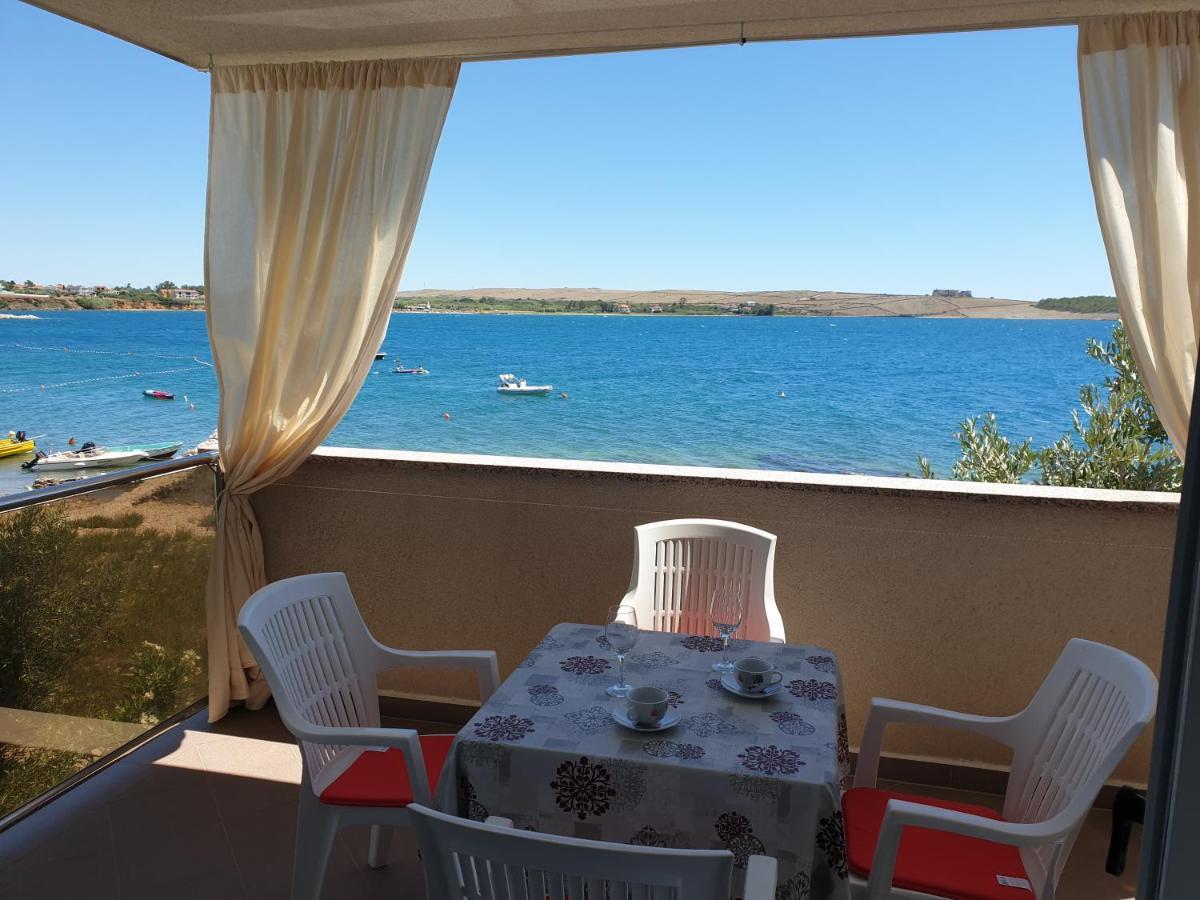 Summertime apartmani Povljana Bagian luar foto